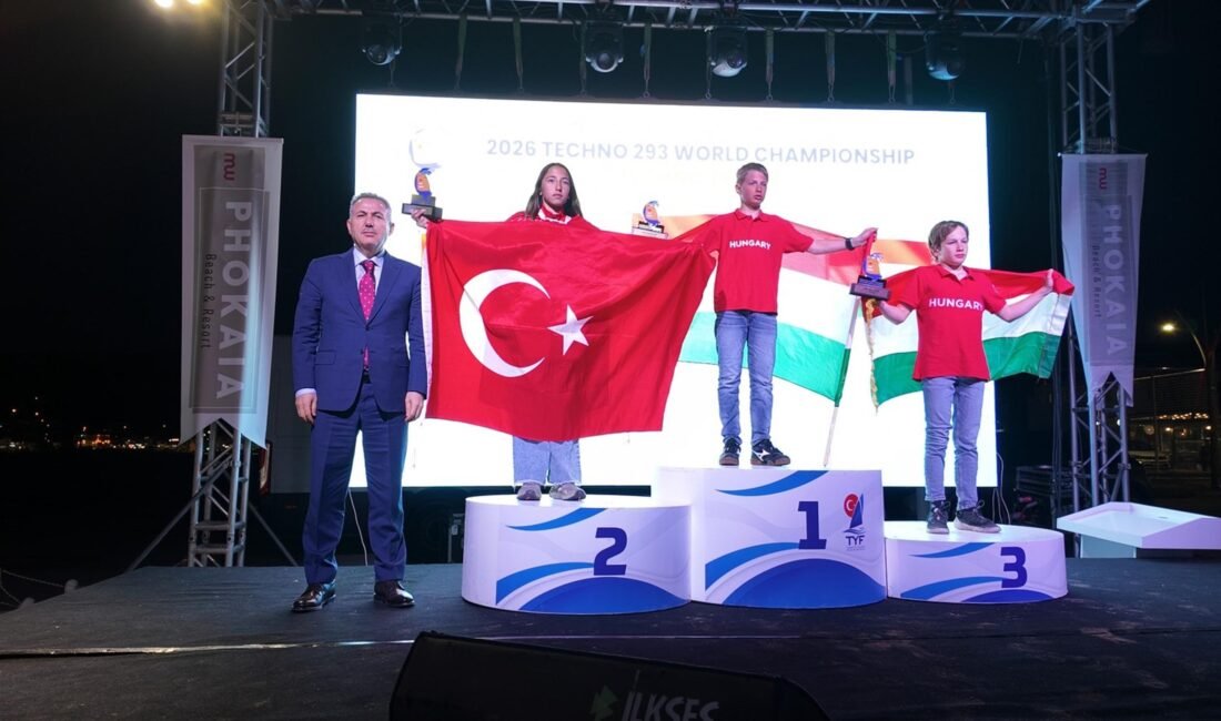 Windsurf Techno 293’te şampiyonlar kürsüye çıktı Seyfi GÜL / FOÇA, (DHA)- WINDSURF Techno 293 Dünya Şampiyonası