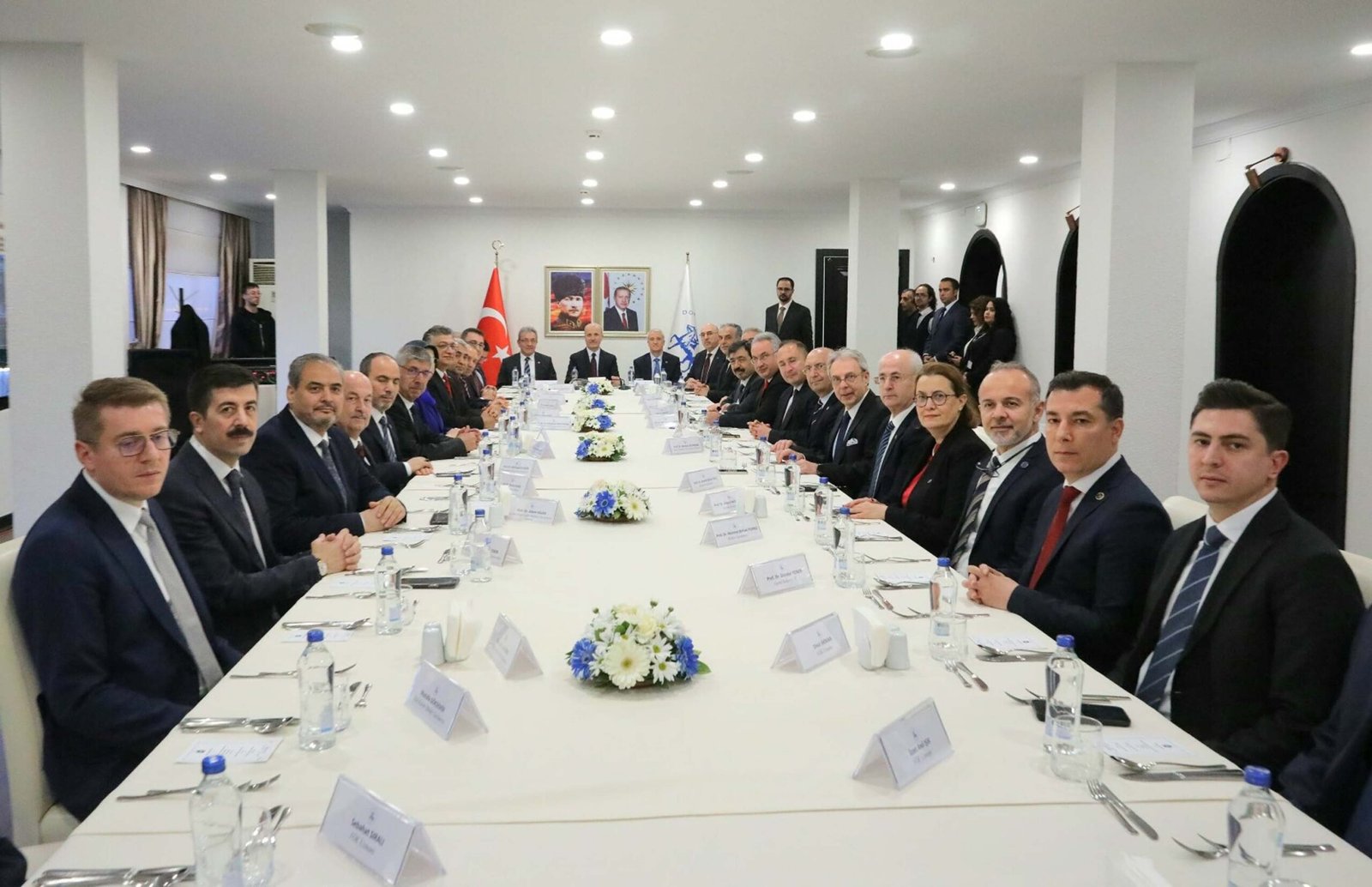 Seza Nur ALPDÜNDAR/İZMİR,(DHA)-YÜKSEKÖĞRETİM Kurulu (YÖK) Başkanı Erol Özvar, Ege Bölgesi'ndeki