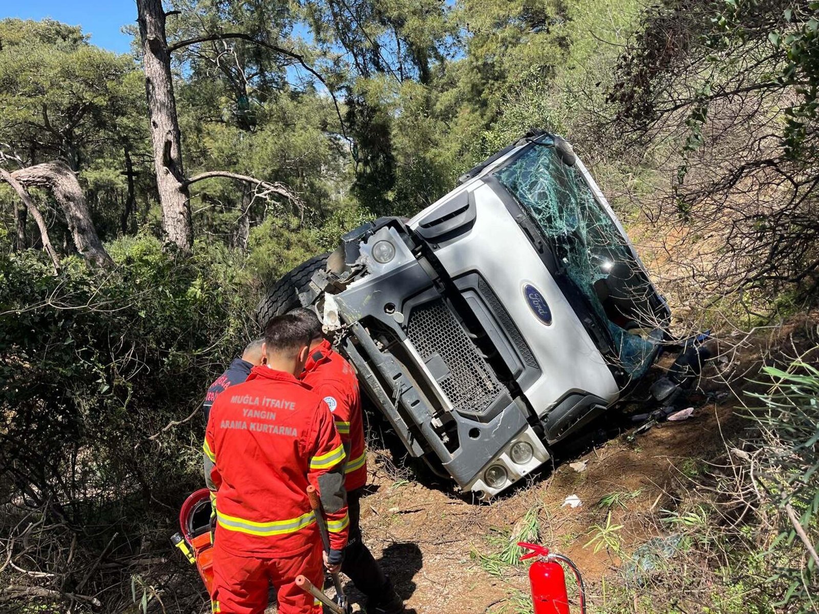 Gülgün KAŞLI/FETHİYE (Muğla), (DHA)- MUĞLA'nın Fethiye ilçesinde rampa çıkarken geri