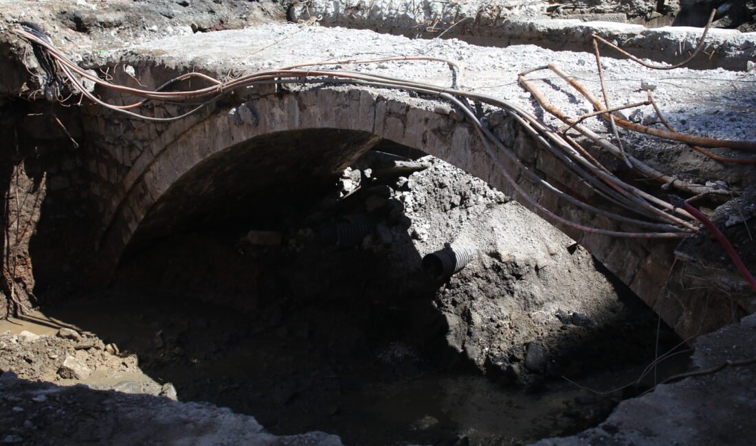 Mehmet Can PEÇE/RİZE, (DHA)- RİZE’de yol yapım ve kazı çalışmaları