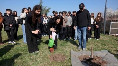 ANKARA, (DHA)- YALOVA Şehit Osman Altınkuyu Anadolu Lisesi öğrencileri, Türkiye
