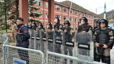 Öznur GÜNEŞ/ZONGULDAK, (DHA)- ZONGULDAK’ta dün, başkanlık seçimi oylaması nedeniyle tartışmalı