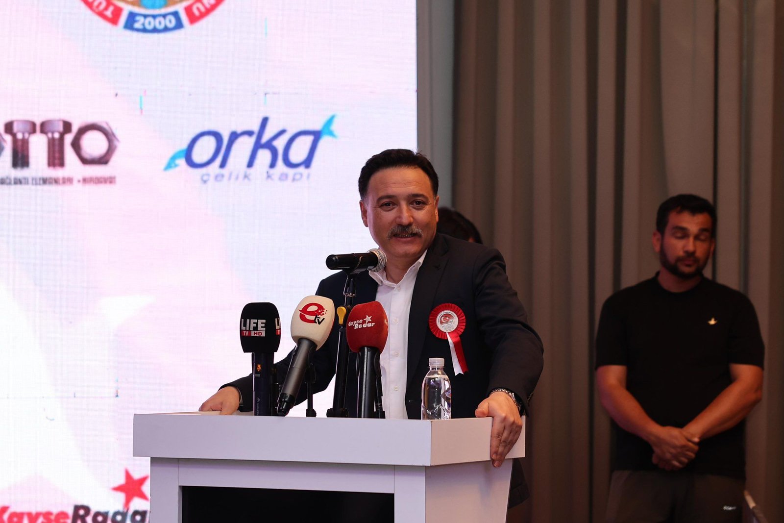 (RHA)- Kayseri Valisi Gökmen Çiçek, sosyal medya hesabından yaptığı paylaşımda,