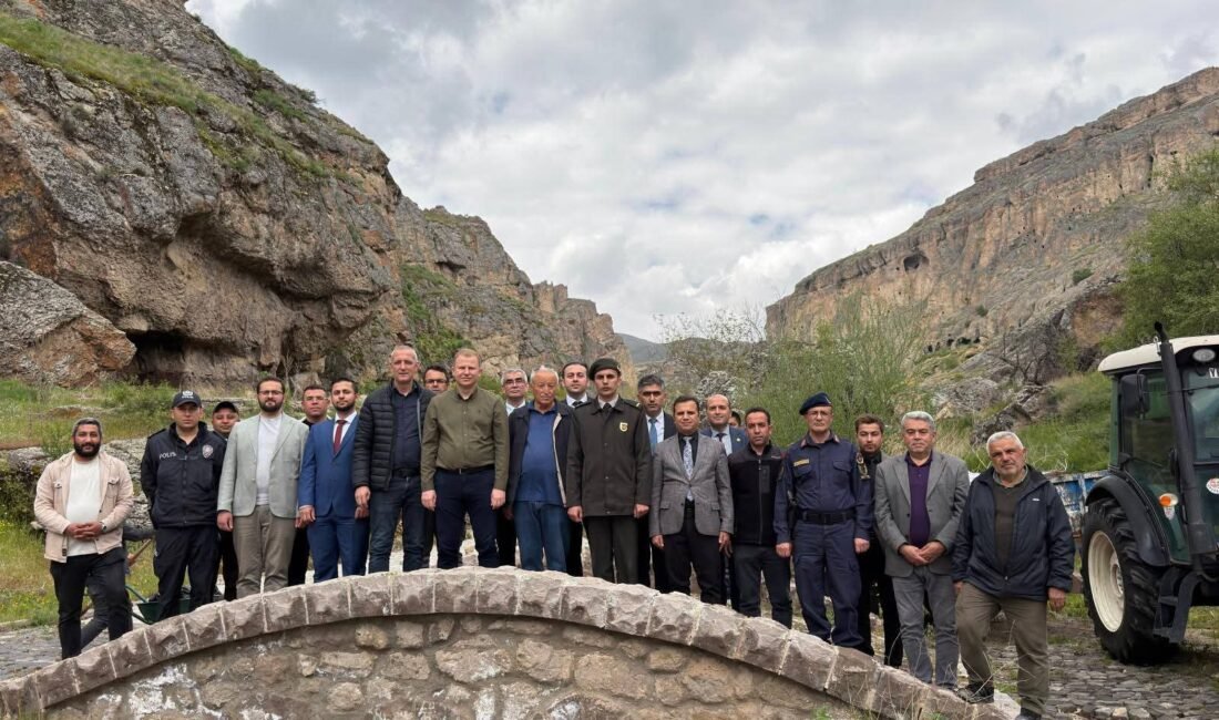 (RHA)- Yeşilhisar Kaymakamı Fatih Adıgüzel, Erdemli Vadisi’nde düzenlenen temizlik etkinliğine