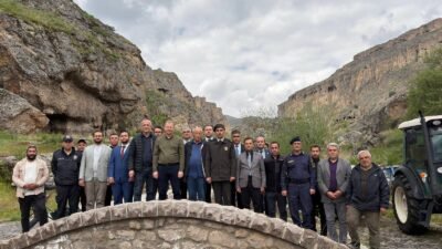 (RHA)- Yeşilhisar Kaymakamı Fatih Adıgüzel, Erdemli Vadisi’nde düzenlenen temizlik etkinliğine