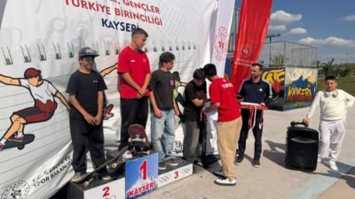 (RHA) – Kayseri’de düzenlenen Okul Sporları Kaykay Yıldızlar-Gençler Türkiye Birinciliği
