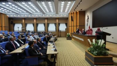 (RHA)- Kayseri Büyükşehir Belediye Başkanı Memduh Büyükkılıç’ın başkanlığında gerçekleştirilen geniş