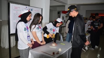 (RHA)- Yahyalı Mustafa Koyuncu Fen Lisesi’nde düzenlenen TÜBİTAK 4006 Bilim