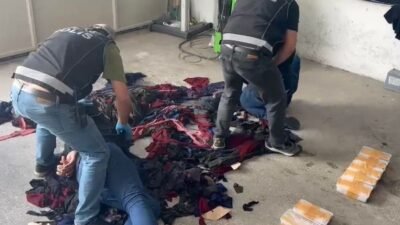 (RHA)- Kayseri’de, uyuşturucu ticareti yaptıkları belirlenen 5 kişi, polis ekiplerince