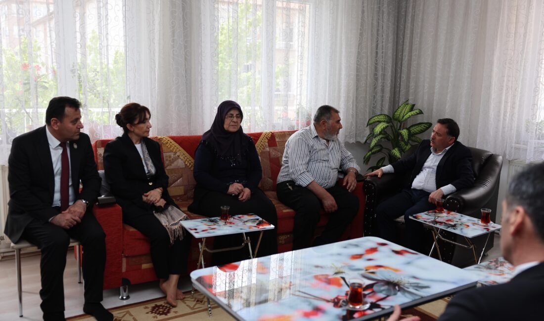 (RHA)- Kayseri Valisi Gökmen Çiçek, Kurban Bayramı dolayısıyla şehit ailelerini