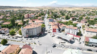 (RHA)- Kayseri’nin Tomarza ilçesinde D.B., tartıştığı eşi D.B.’yi tabanca ile