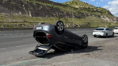 (RHA)- Kayseri’de otomobilin devrildiği kazada, 1 kişi yaralandı. Kaza, saat