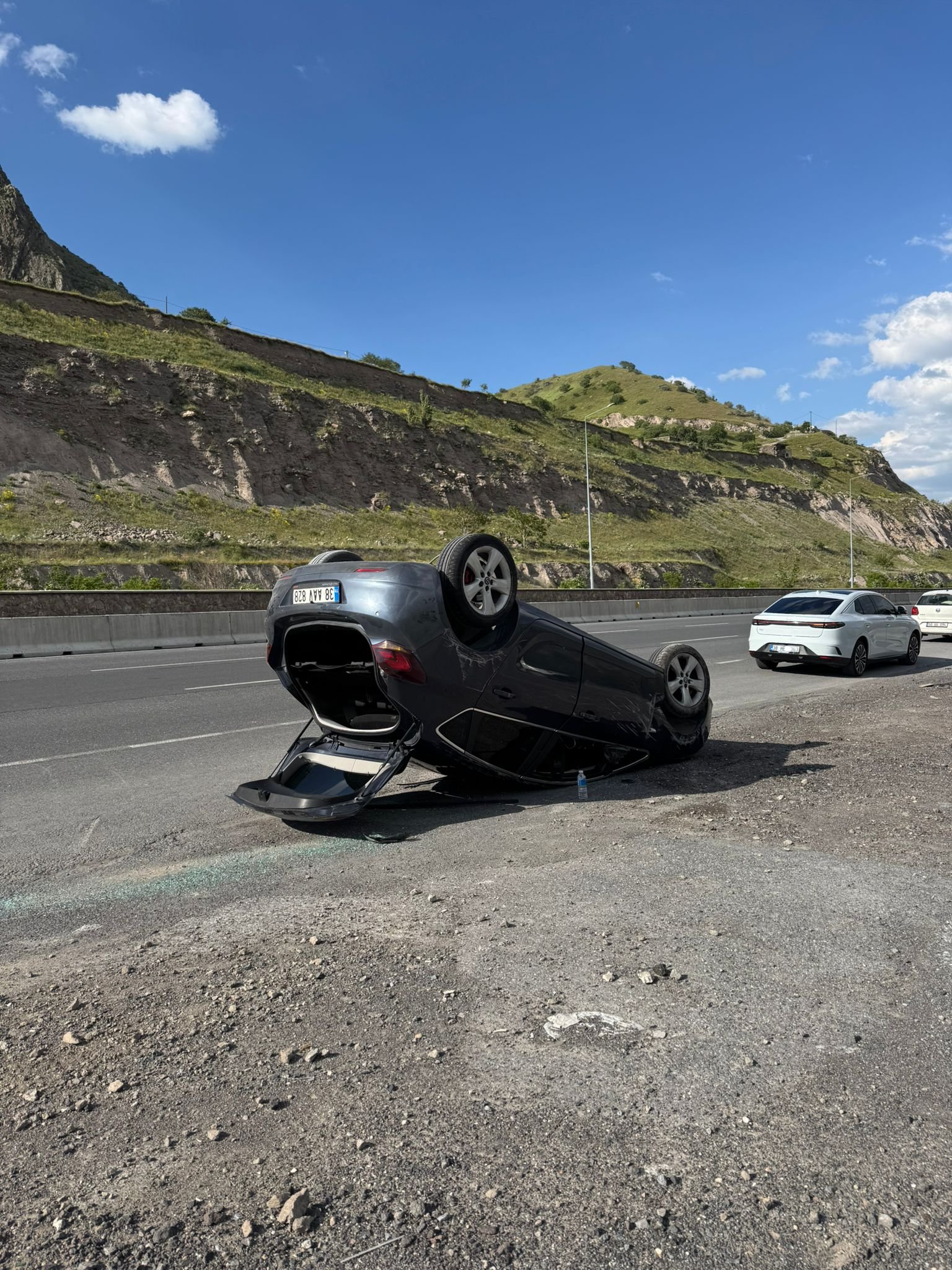 (RHA)- Kayseri’de otomobilin devrildiği kazada, 1 kişi yaralandı. Kaza, saat
