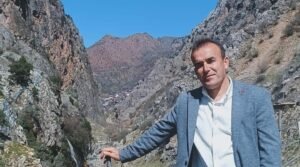 (RHA) – Kayseri’nin Yahyalı ilçesinde komşusunun asker gecesine katılan 42