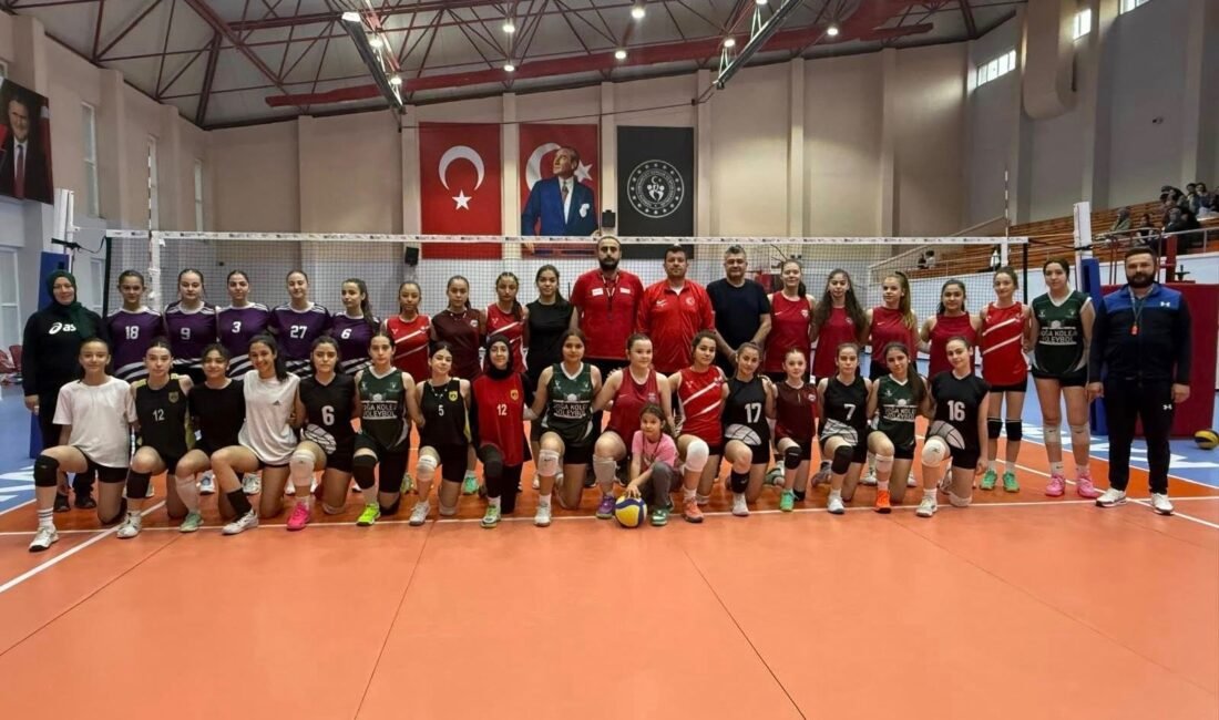 Voleybol Anadolu Yıldızlar Ligi İl Seçmeleri Tamamlandı (RHA) – Kayseri’de, Gevher Nesibe Spor Salonu’nda düzenlenen Voleybol Anadolu