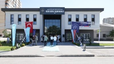 Melikgazi’de Gülük Sosyal Yaşam Merkezi Tanıtıldı (RHA)- Melikgazi Belediyesi tarafından yapımı tamamlanan Gülük Sosyal Yaşam Merkezi