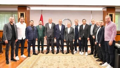 (RHA)- Kayseri Büyükşehir Belediye Başkanı Memduh Büyükkılıç, Kayserispor Başkanı Ali