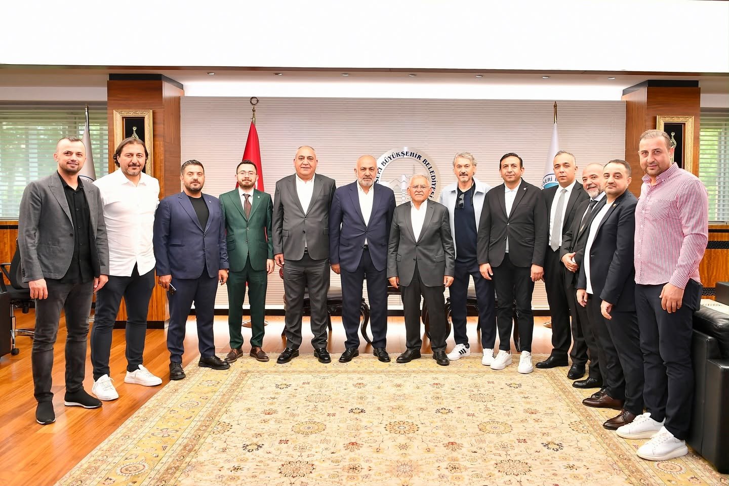 (RHA)- Kayseri Büyükşehir Belediye Başkanı Memduh Büyükkılıç, Kayserispor Başkanı Ali
