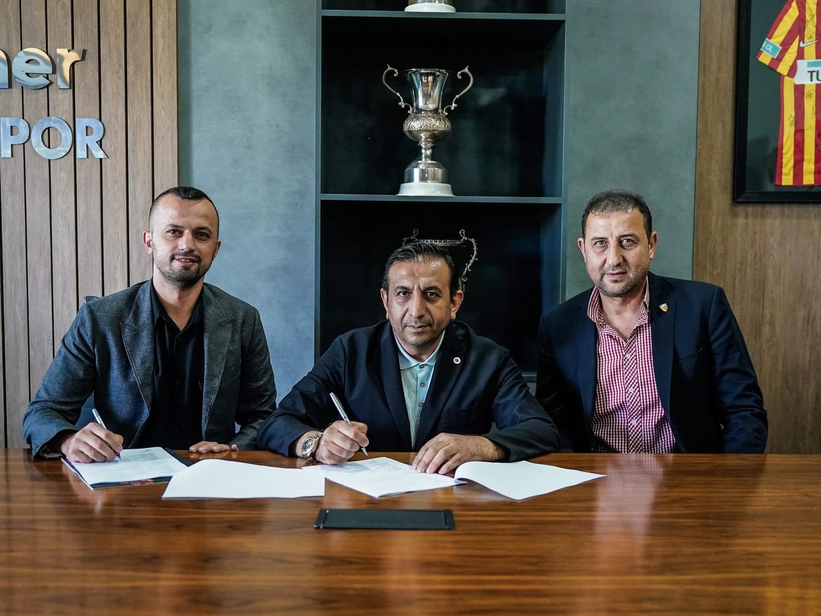 (RHA)- Kayserispor, genel koordinatörlük görevine İlhan Parlak’ın getirildiğini duyurdu. Kayserispor’un