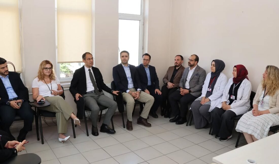 (RHA)- Kayseri İl Sağlık Müdürü Mehmet Erşan, Mimarsinan Mahallesi’nde faaliyet