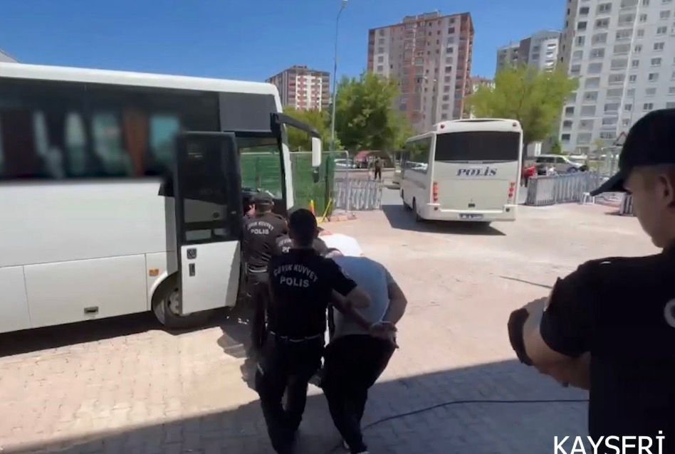 Kayseri’de Narkokapan Operasyonunda 211 Tutuklama RHA)- Kayseri’de gerçekleştirilen “Narkokapan Kayseri Şehit İbrahim Birol Operasyonu-1” kapsamında