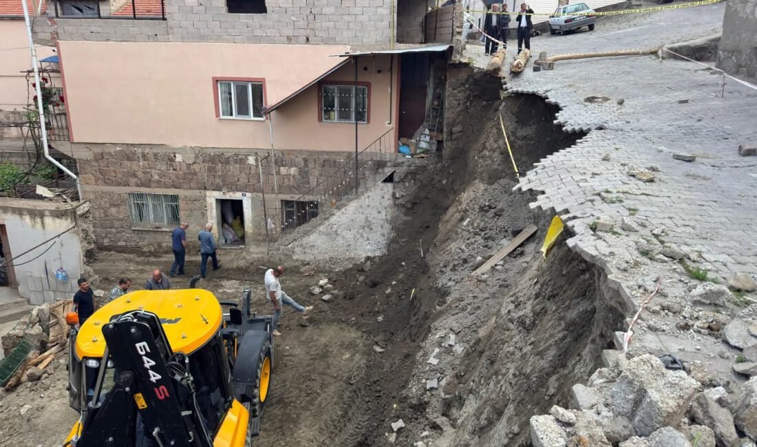 Yeşilhisar’da Heyelan: Sokak Trafiğe Kapatıldı (RHA) – Kayseri’nin Yeşilhisar ilçesinde meydana gelen heyelan nedeniyle bir