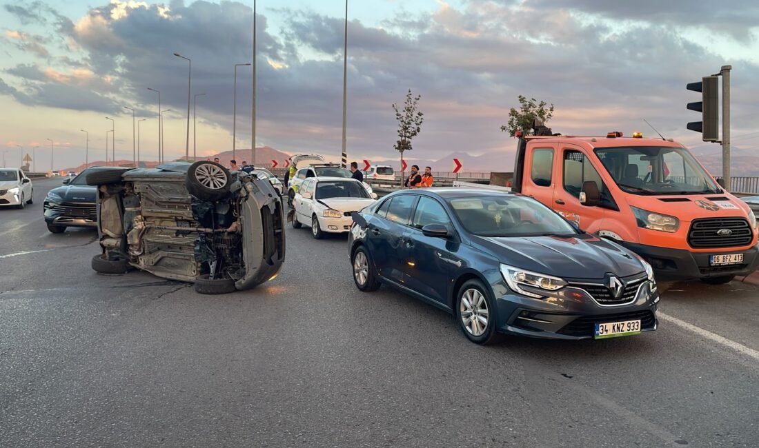 (RHA) – Kayseri’de, 4 aracın karıştığı zincirleme trafik kazasında 4
