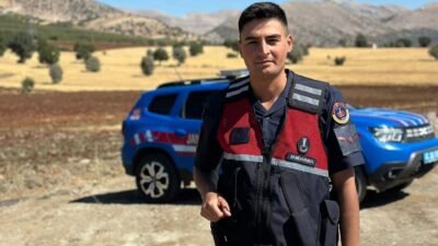 (RHA)- Kayseri’nin Pınarbaşı ilçesinde iki otomobilin çarpıştığı kazada Nevşehirli uzman