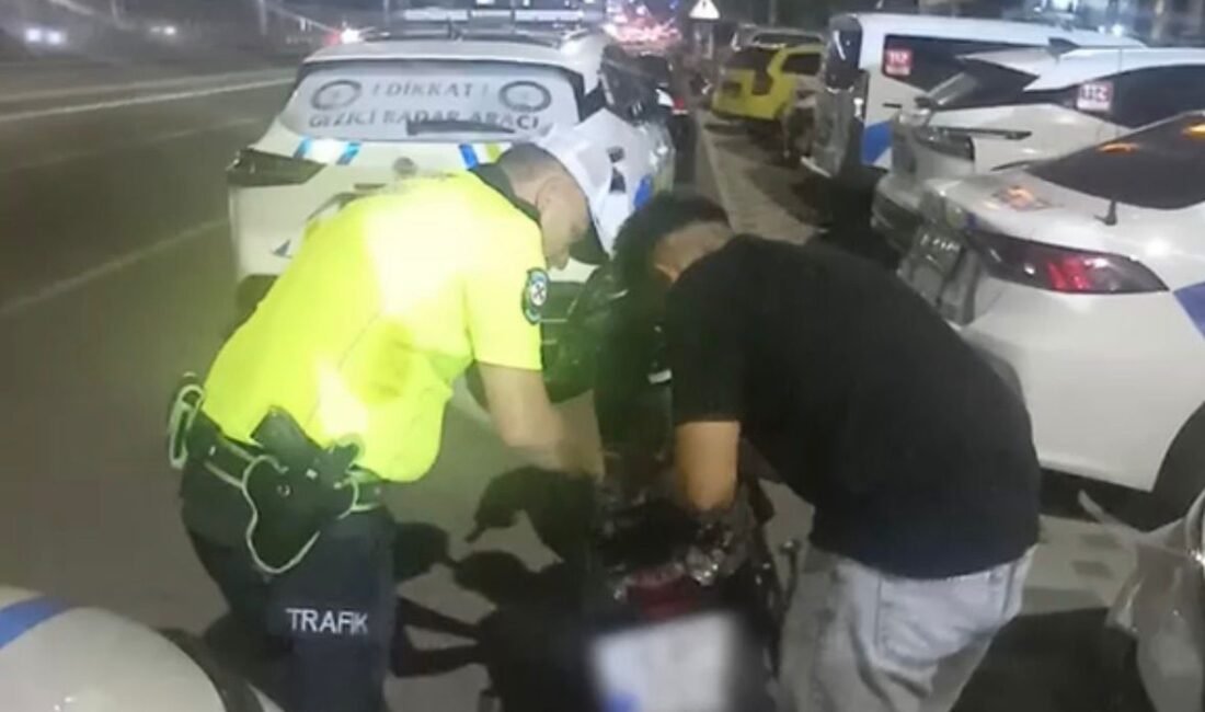 Sosyal medya uğruna trafiği tehlikeye atan 2 motosikletliye 167 bin TL ceza (RHA)- Kayseri’de sosyal medya için motosikletlerle tehlikeli hareketler yaparak hem
