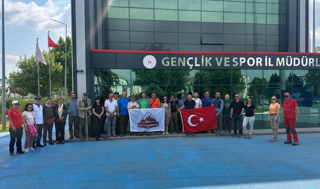 30 Dağcı Yaz Yürüyüş Liderliği Kursunda Eğitim Aldı (RHA)- Kayseri’de düzenlenen Yaz Yürüyüş Liderliği Kursu, 30 dağcının katılımıyla