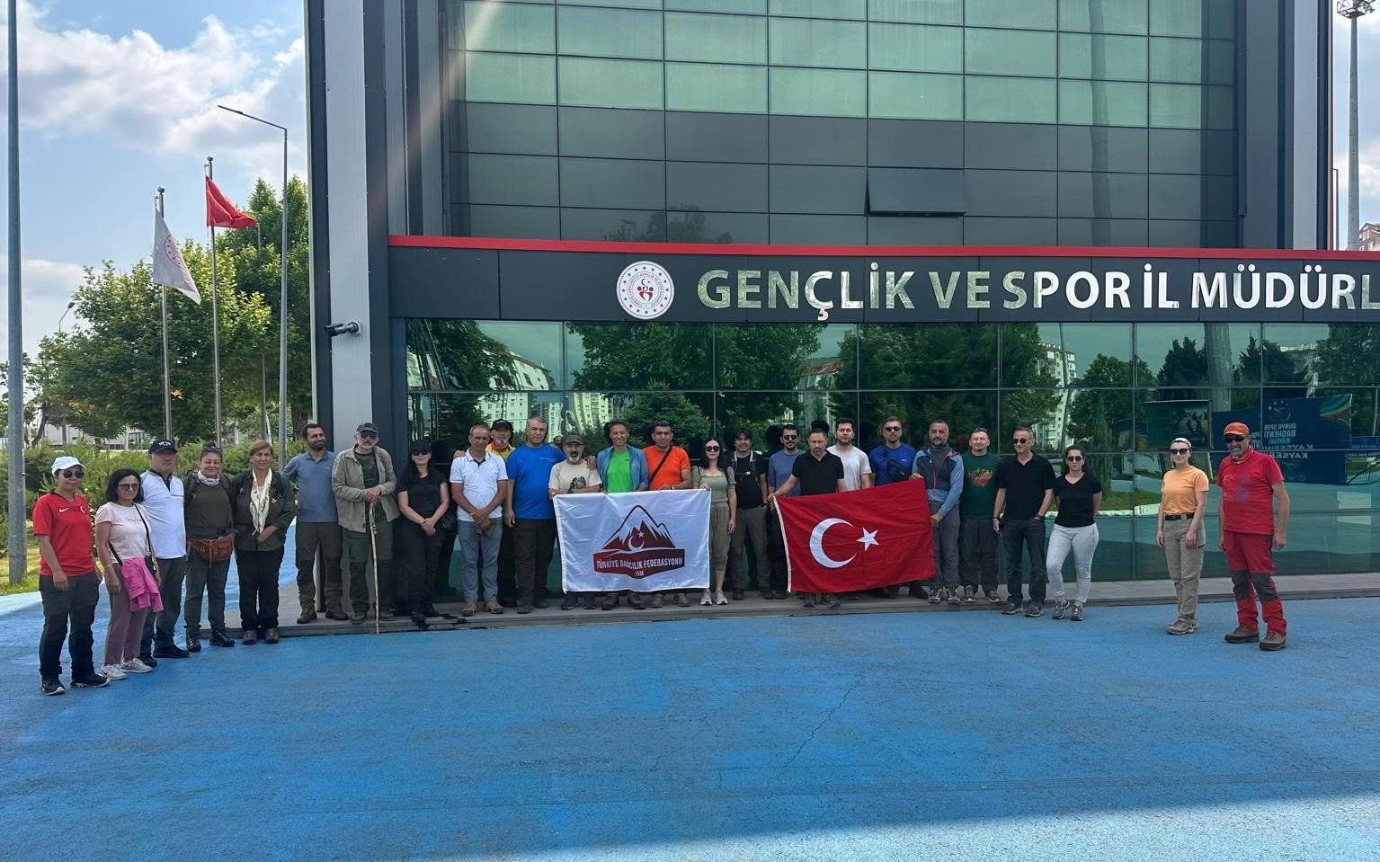 (RHA)- Kayseri’de düzenlenen Yaz Yürüyüş Liderliği Kursu, 30 dağcının katılımıyla