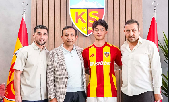 Kayserispor, Kayra Cihan ile 3 yıllık sözleşme imzaladı (RHA) – Kayserispor, altyapısından yetişen genç futbolcusu Kayra Cihan (18)