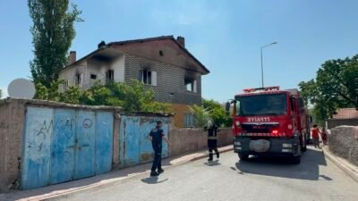 (RHA)- Kayseri’de, 2 katlı binada henüz bilinmeyen bir nedenle çıkan