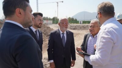 (RHA)- Kayseri Büyükşehir Belediye Başkanı Memduh Büyükkılıç, AK Parti Genel