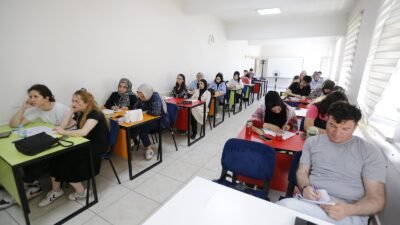 (RHA)- Kayseri Büyükşehir Belediyesi bünyesindeki KAYMEK tarafından KPSS’ye hazırlanan adaylara