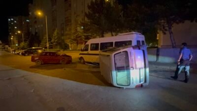 (RHA)- Kayseri’de otomobil ile hafif ticari aracın çarpıştığı kazada 3