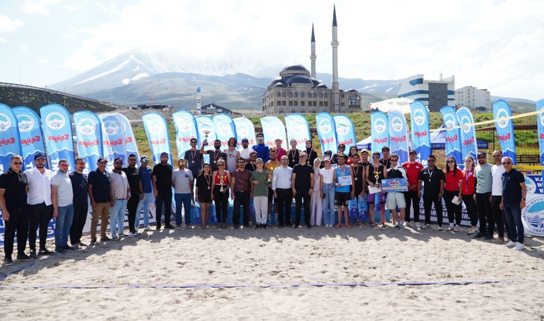 (RHA)- Kayseri Erciyes A.Ş. tarafından düzenlenen Erciyes Plaj Voleybolu Turnuvası,