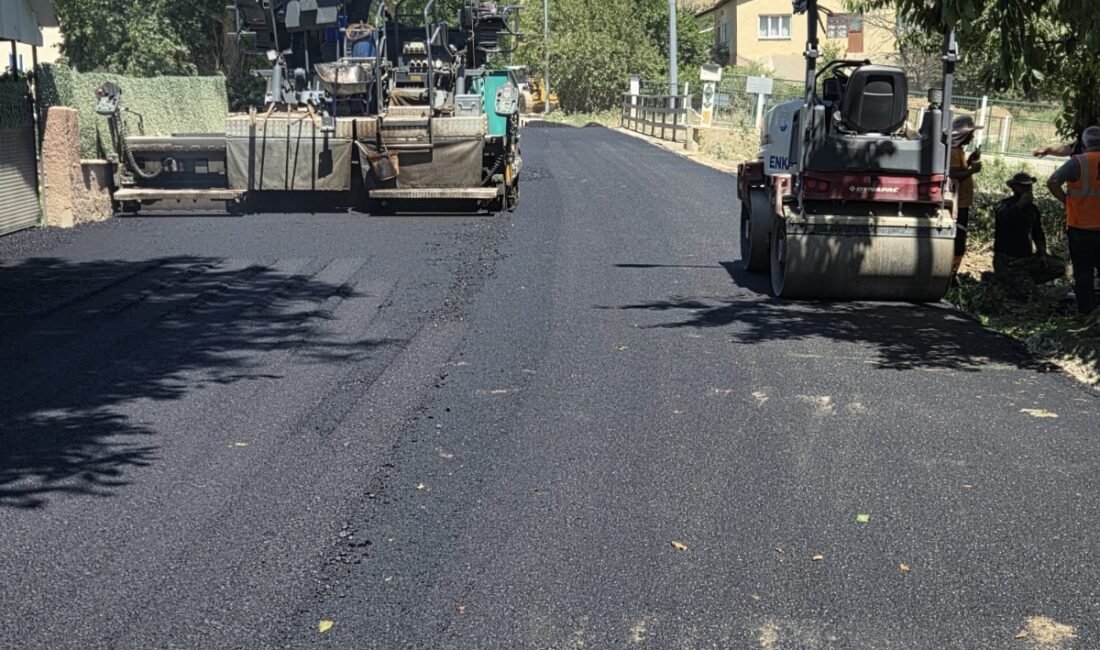 (RHA)- Kayseri Büyükşehir Belediyesi, kırsal mahallelerde ulaşım yatırımlarını aralıksız sürdürüyor.