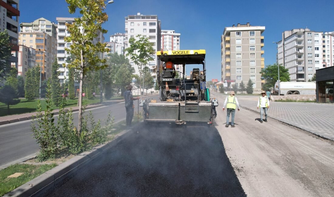 (RHA)- Talas Belediyesi, ilçe genelinde başlattığı asfalt seferberliğini aralıksız sürdürüyor.