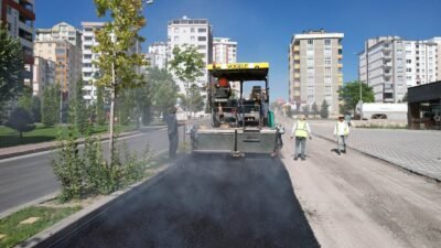 (RHA)- Talas Belediyesi, ilçe genelinde başlattığı asfalt seferberliğini aralıksız sürdürüyor.