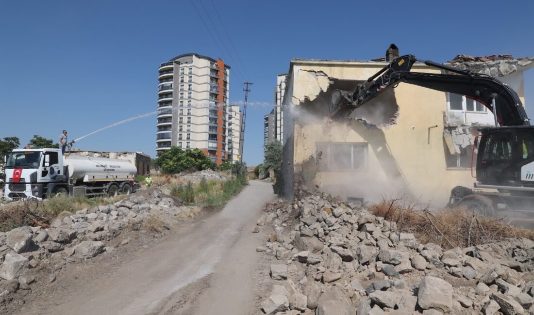 (RHA) – Melikgazi Belediyesi, Köşk Mahallesi’nde Hulusi Akar Bulvarı ile