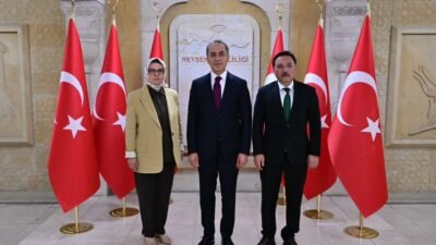 (RHA)- Kayseri Valisi Gökmen Çiçek, Nevşehir Valisi Hüseyin Kök’ü makamında
