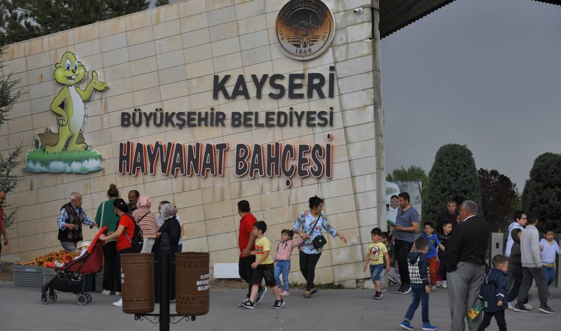 (RHA)- Kayseri Büyükşehir Belediyesi Hayvanat Bahçesi, 15 Temmuz Demokrasi ve