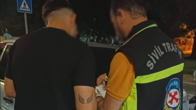 (RHA)- Kayseri’de, trafik tartışması sonrası saldırı amacıyla otomobilinden inen sürücüye
