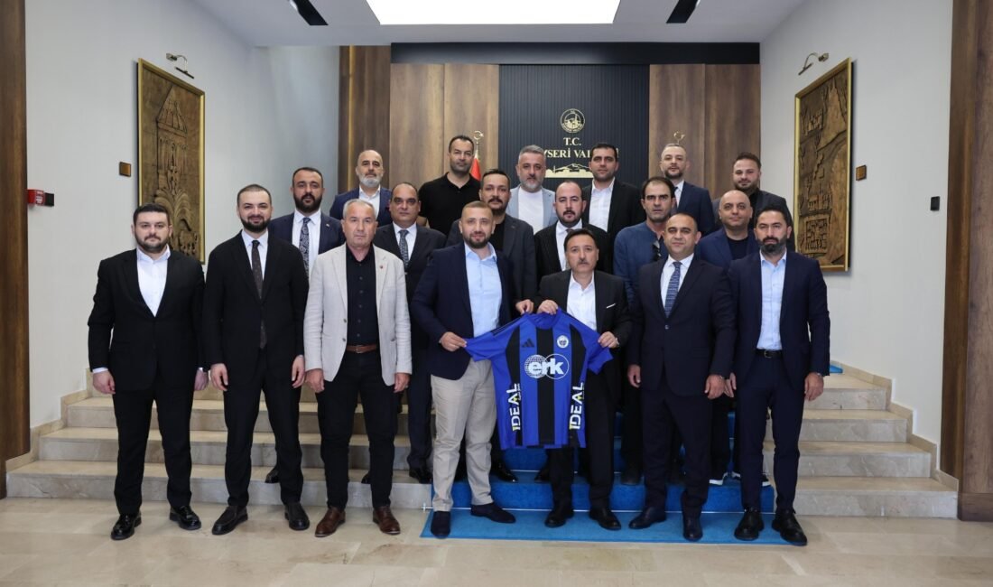 (RHA)- Açıkalın Erciyes 38 FK’nın Kulüp Başkanı Latif Ersoy ve