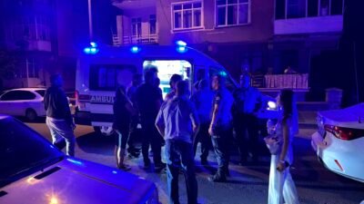 Kayseri’de iki kişi arasında çıkan bıçaklı kavgada taraflar birbirlerini yaraladı.