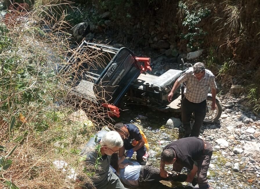 Kayseri’nin Yahyalı ilçesinde kontrolden çıkan üç tekerlekli motosikletin dere yatağına