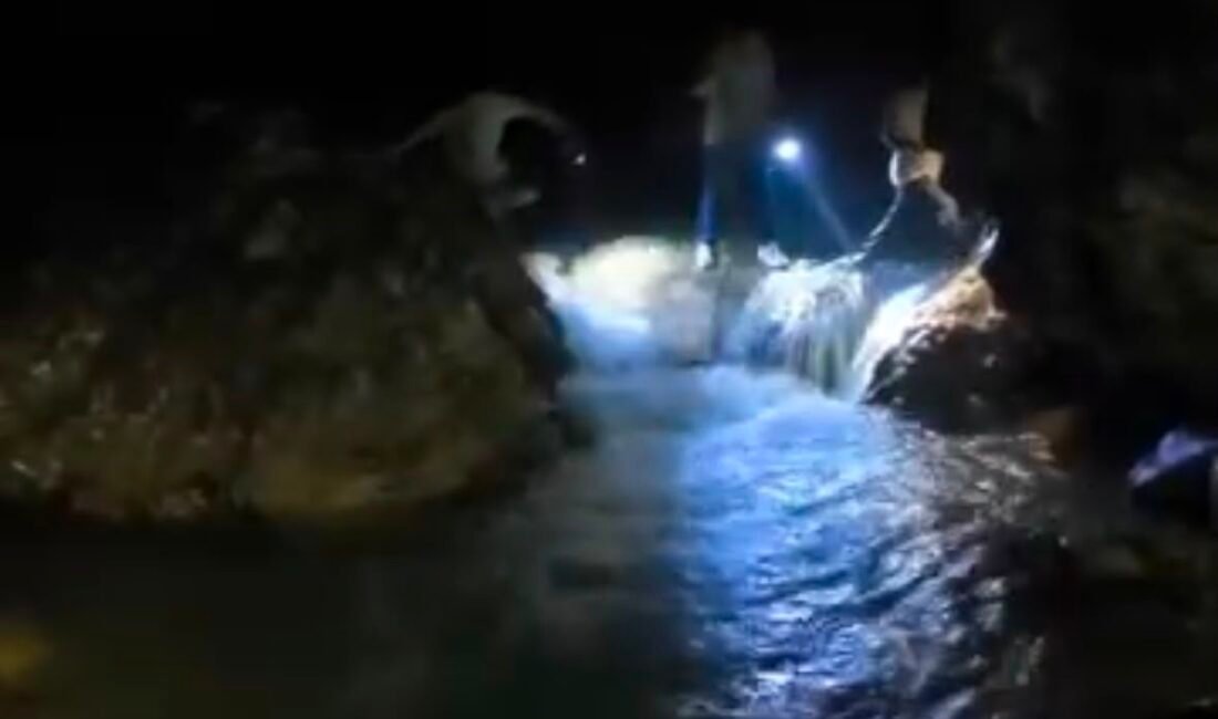 Kayseri’nin Yahyalı ilçesindeki Kapuzbaşı Şelaleleri’nde ailesiyle piknik yaptığı sırada dereye