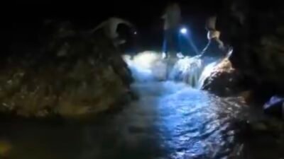 Kayseri’nin Yahyalı ilçesindeki Kapuzbaşı Şelaleleri’nde ailesiyle piknik yaptığı sırada dereye