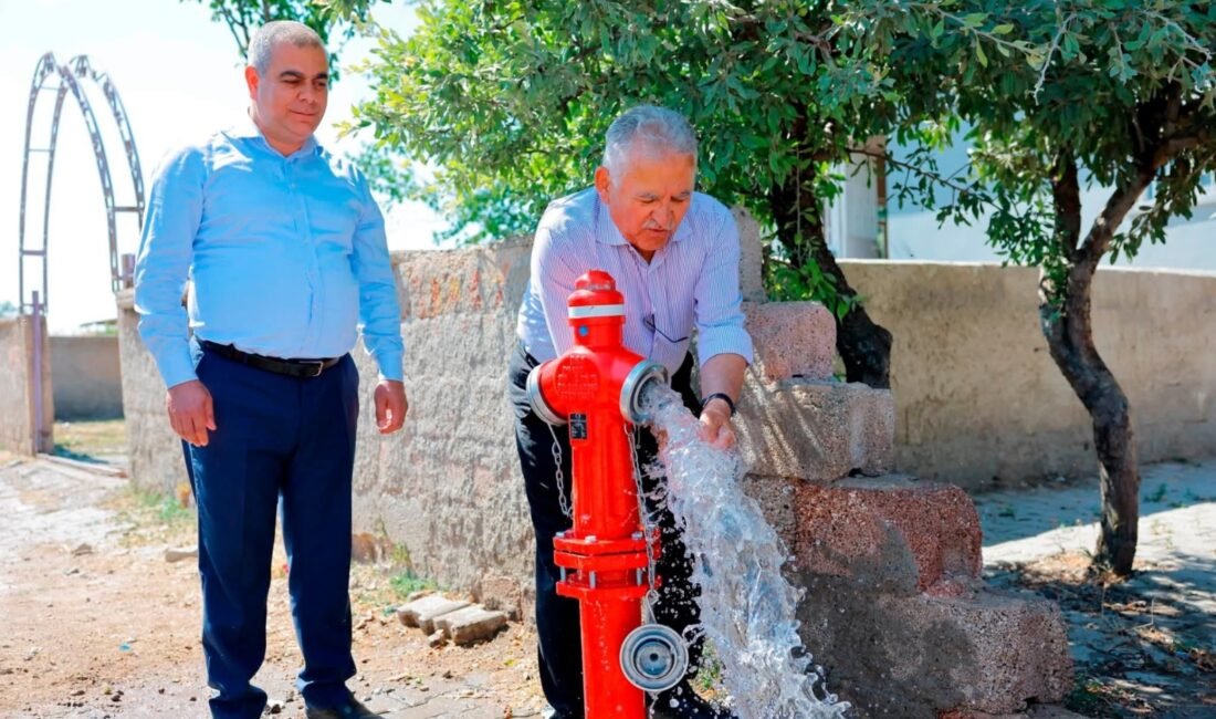 Kayseri Büyükşehir Belediye Başkanı Memduh Büyükkılıç, Develi ve Yahyalı ilçelerindeki